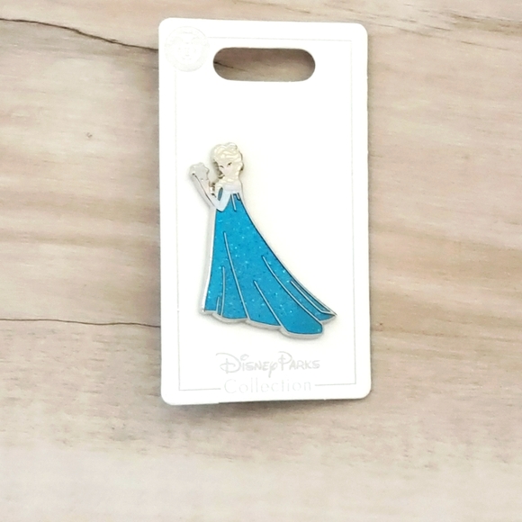 Disney Elsa & Anna Frozen Trading Pins - Picture 3 of 4